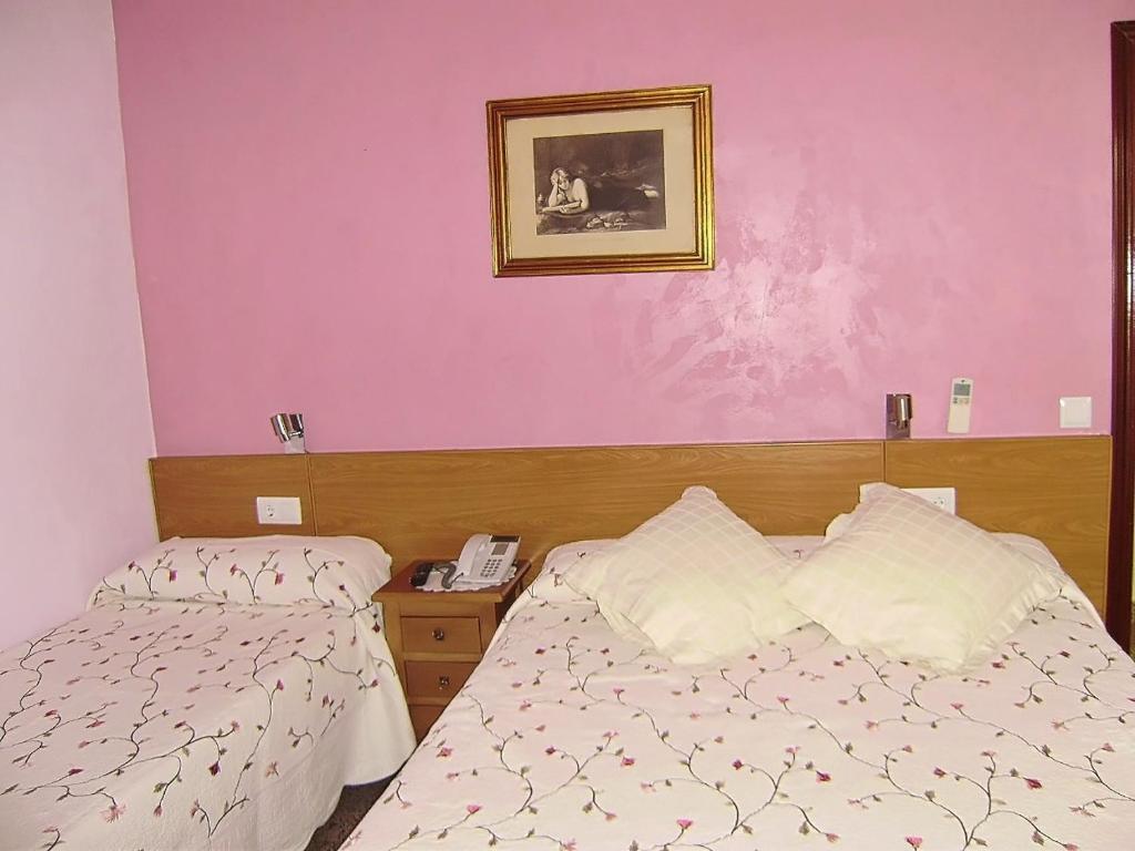 Hostal Miguel Angel Мадрид Екстер'єр фото